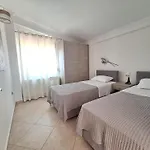 بيت للعطل Rural Modern House زيوس ماماس